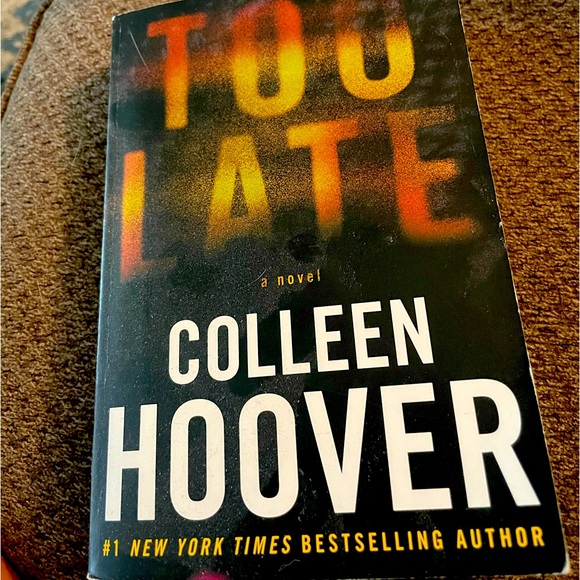 Colleen Hoover Best Seller Book - Picture 1 of 1